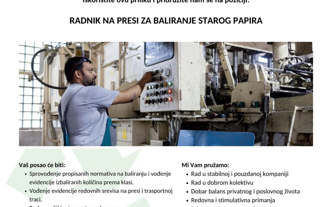 Radnik na presi za baliranje starog papira